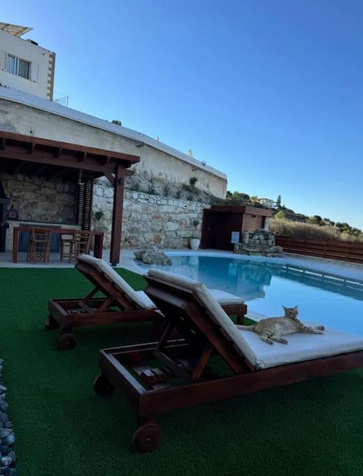 Flam Villa *